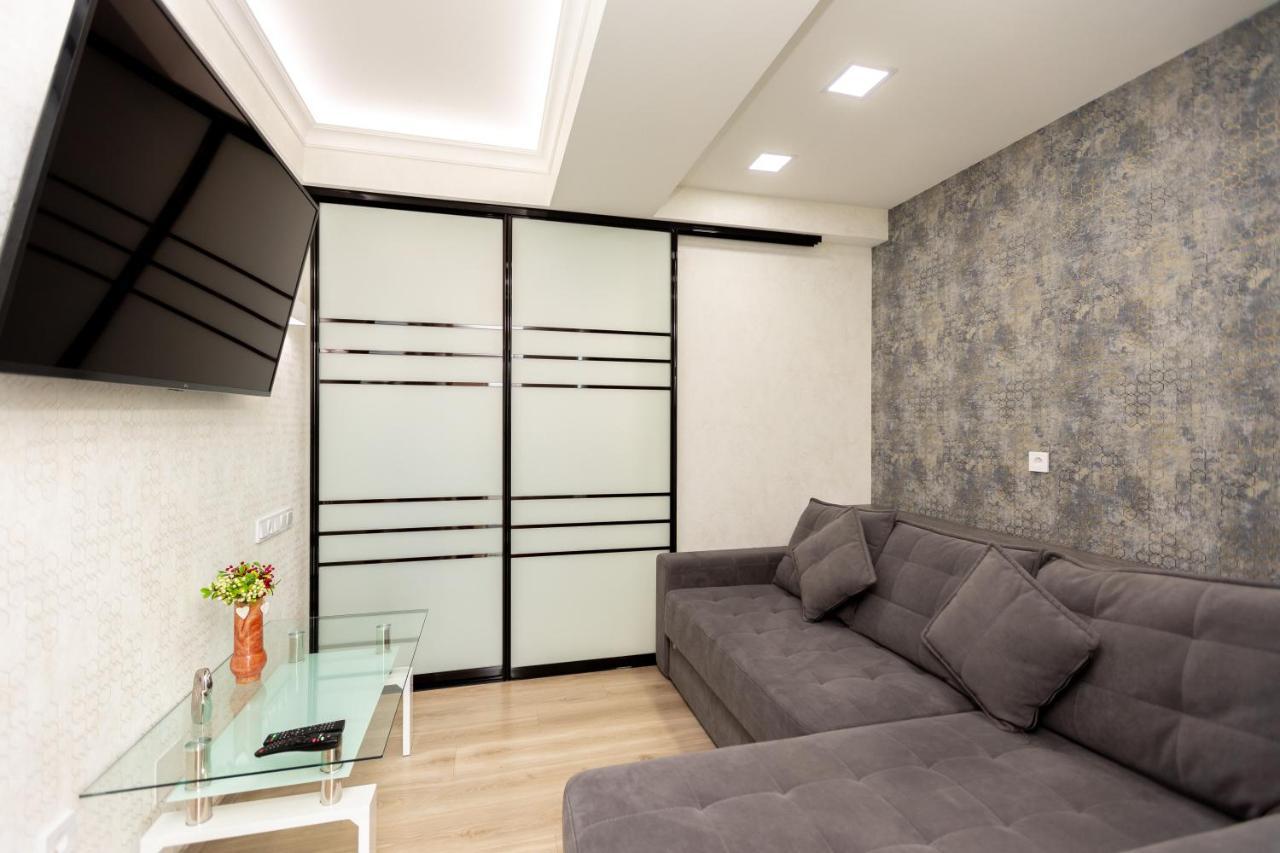 Main Street Sky House Apartments تشيسيناو المظهر الخارجي الصورة