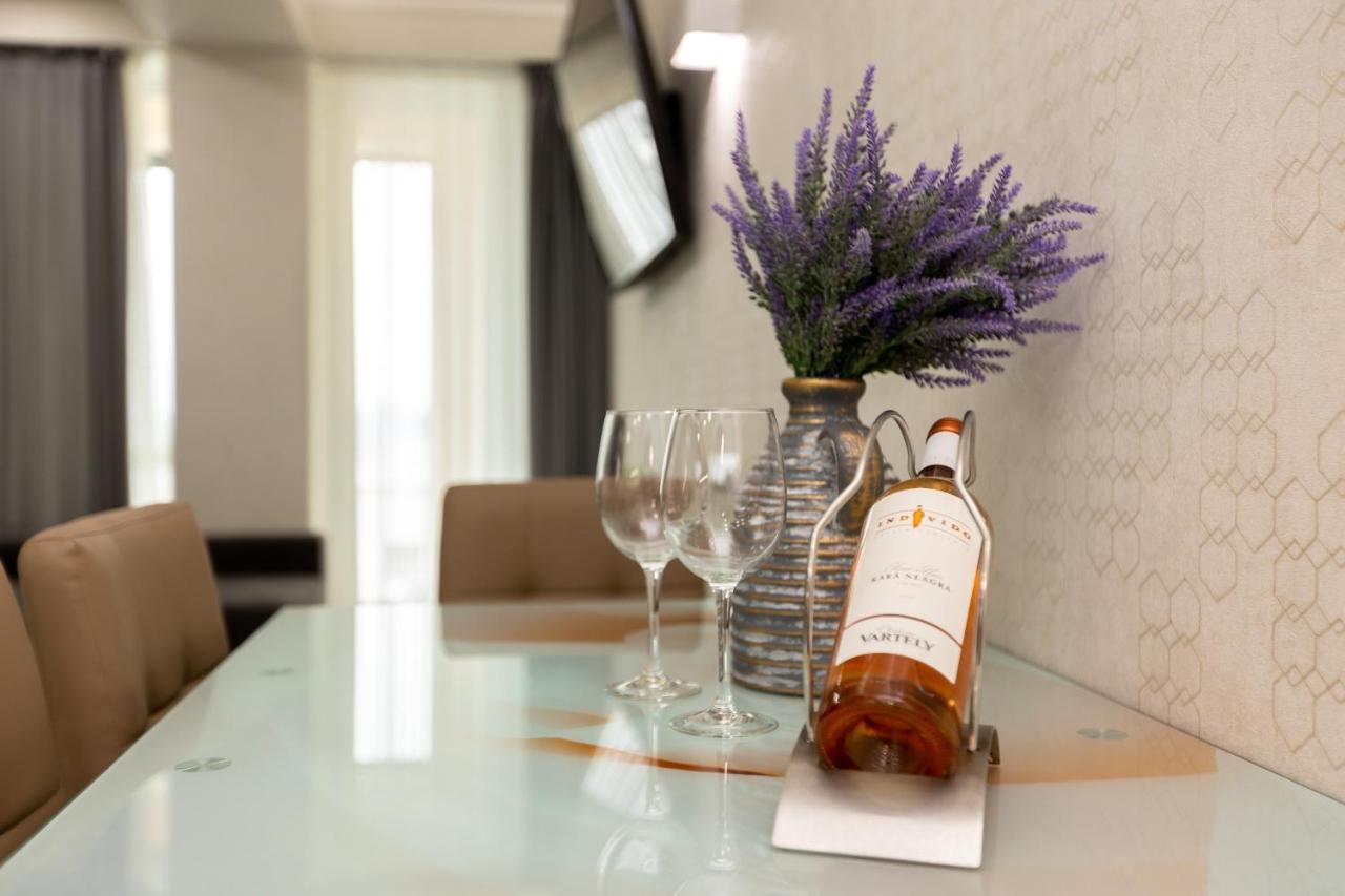 Main Street Sky House Apartments تشيسيناو المظهر الخارجي الصورة
