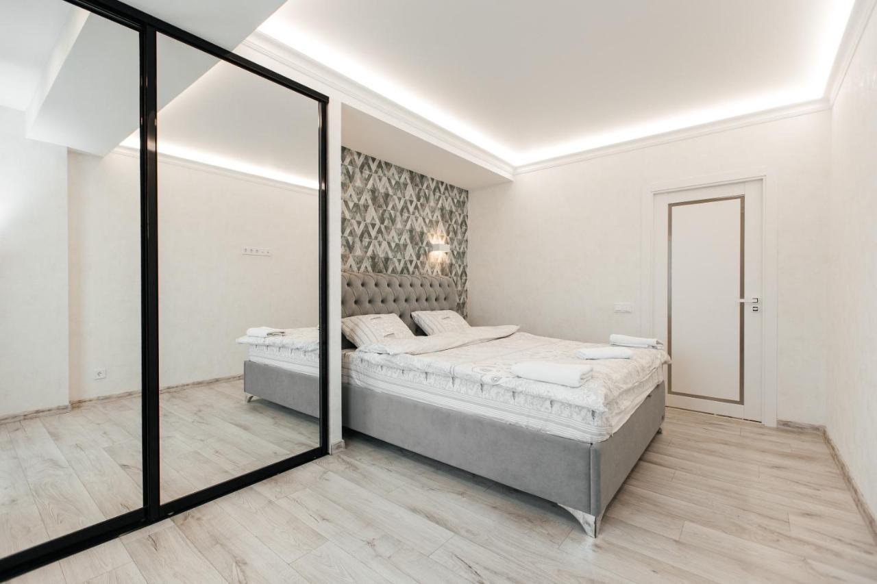 Main Street Sky House Apartments تشيسيناو المظهر الخارجي الصورة