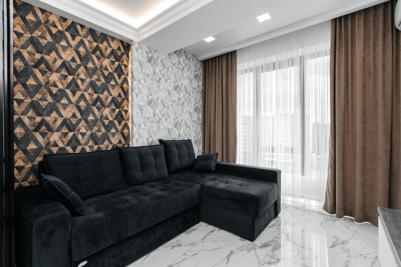 Main Street Sky House Apartments تشيسيناو المظهر الخارجي الصورة