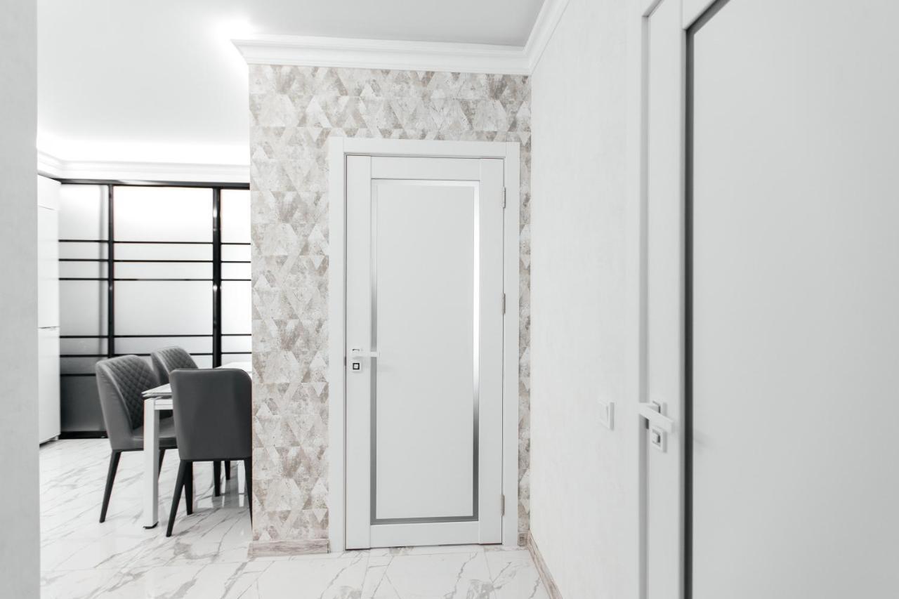 Main Street Sky House Apartments تشيسيناو المظهر الخارجي الصورة