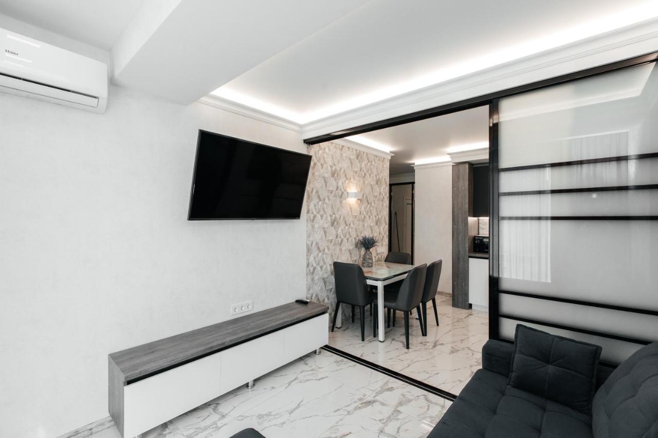 Main Street Sky House Apartments تشيسيناو المظهر الخارجي الصورة