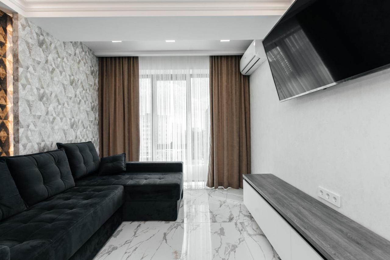 Main Street Sky House Apartments تشيسيناو المظهر الخارجي الصورة