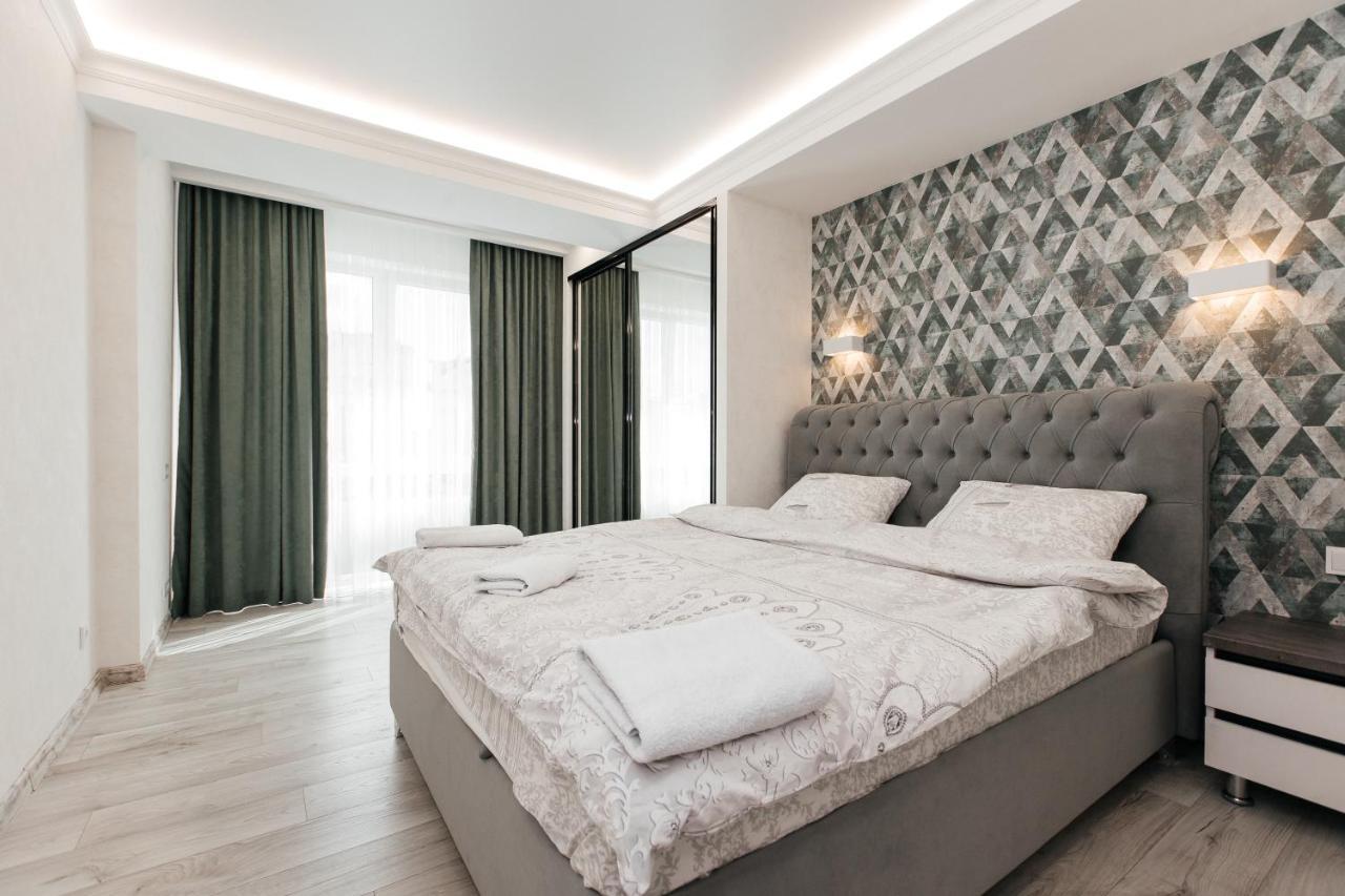 Main Street Sky House Apartments تشيسيناو المظهر الخارجي الصورة