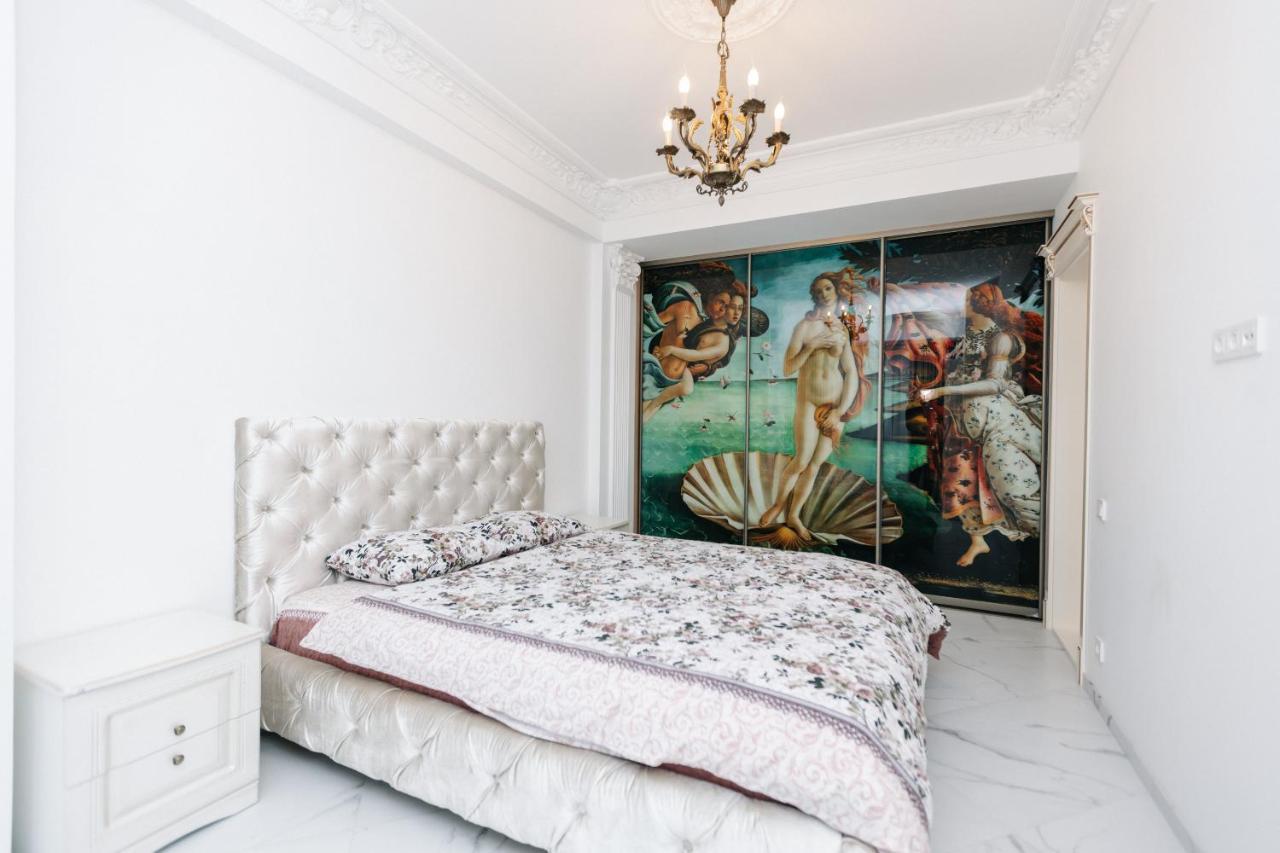 Main Street Sky House Apartments تشيسيناو المظهر الخارجي الصورة