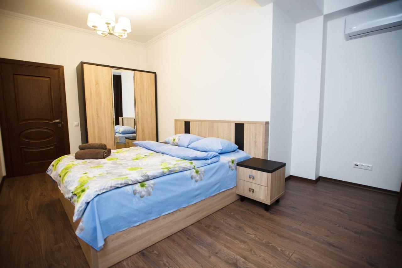 Main Street Sky House Apartments تشيسيناو المظهر الخارجي الصورة