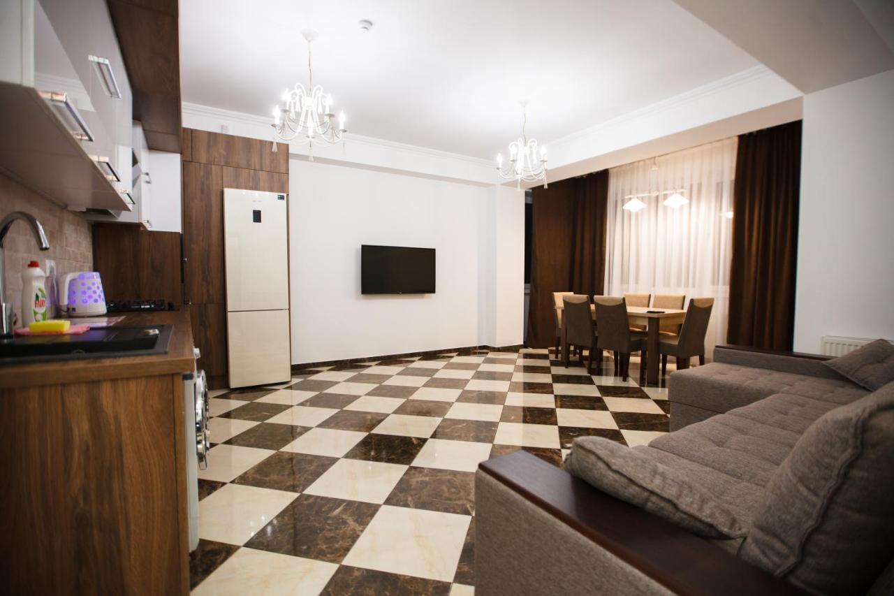 Main Street Sky House Apartments تشيسيناو المظهر الخارجي الصورة