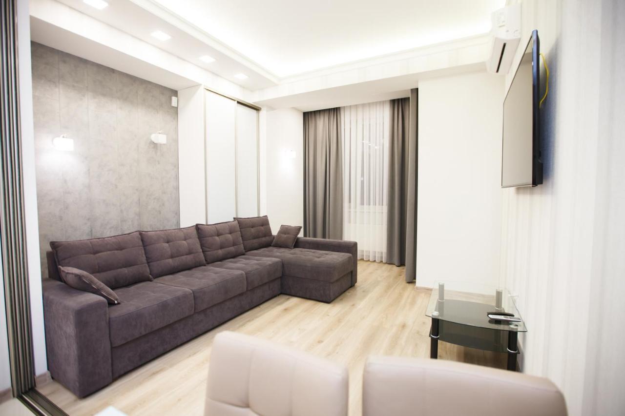 Main Street Sky House Apartments تشيسيناو المظهر الخارجي الصورة