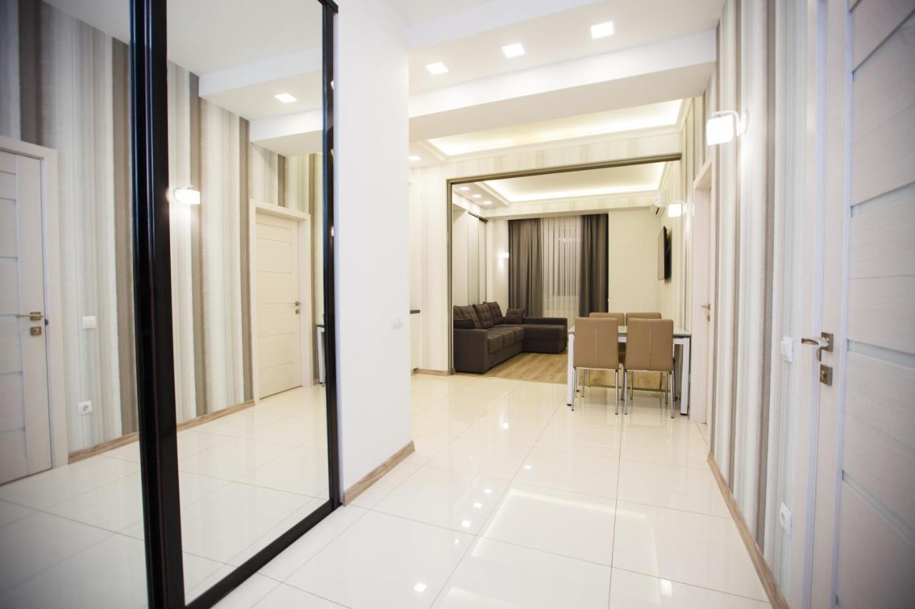 Main Street Sky House Apartments تشيسيناو المظهر الخارجي الصورة